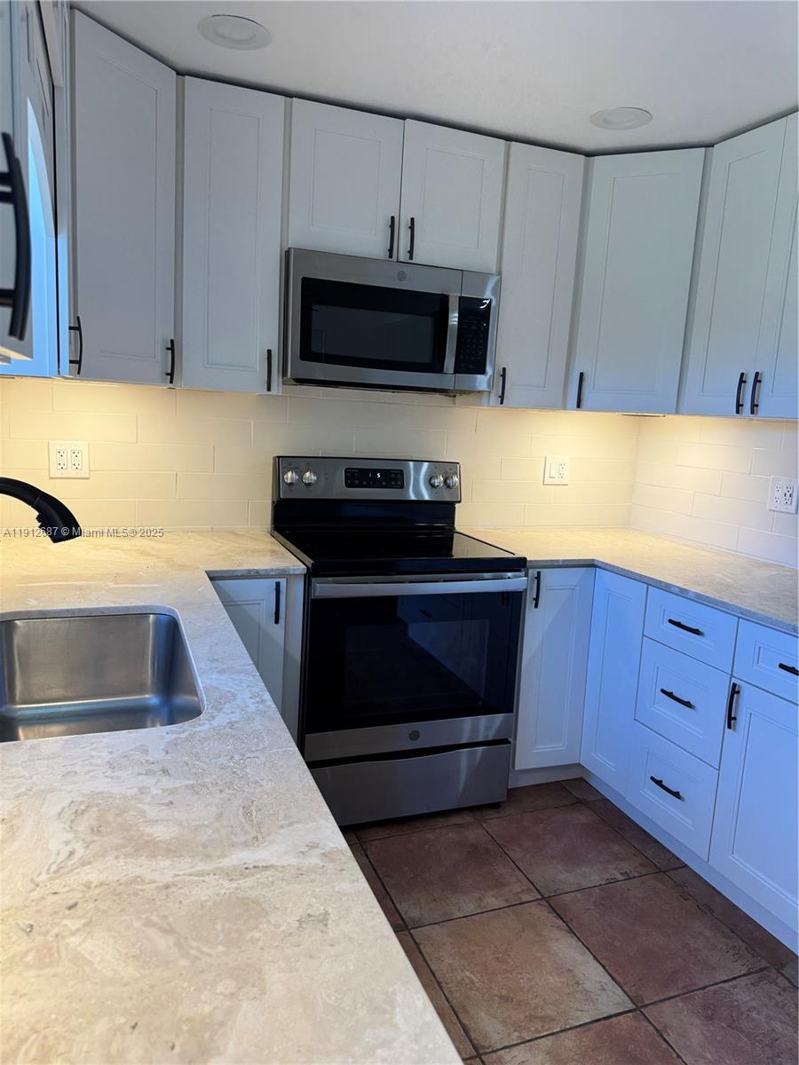 PLAYLAND ESTATES SEC 2 - Residential Lease