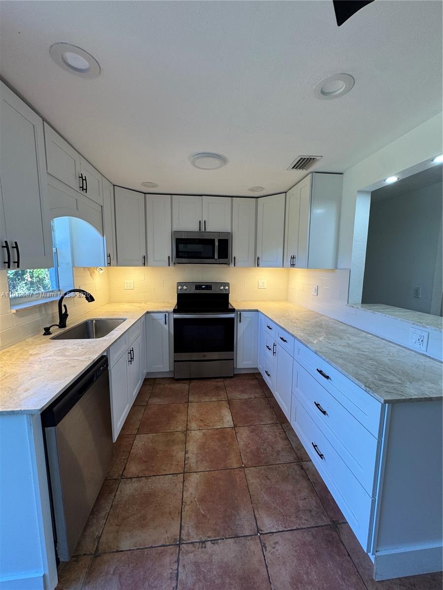 PLAYLAND ESTATES SEC 2 - Residential Lease