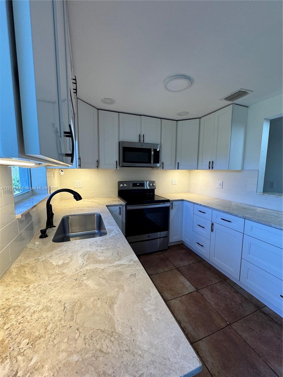 PLAYLAND ESTATES SEC 2 - Residential Lease