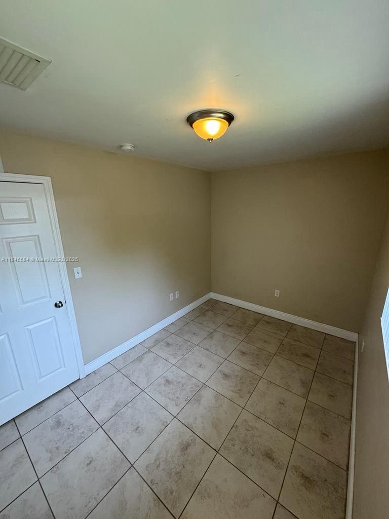 TOWN PARK PLAZA NORTH CON - Residential