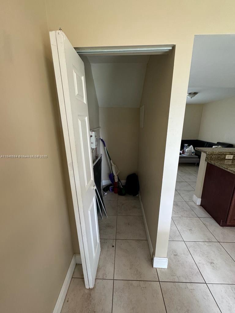 TOWN PARK PLAZA NORTH CON - Residential