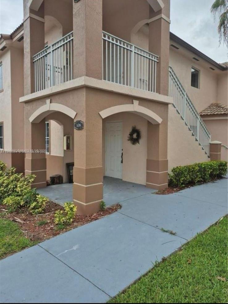 3 BEDROOM 2 BATH SECOND FLOOR CONDO IN VENETIA GARDENS. CONDO HAS BEEN TOTALLY UPGRFADED.
LAKE VIEW. KINDLY CALL LISTING AGENT FOR GATE ACCESS .PLEASE PROVIDE ATTACHED APPLICATION AND ALL SUPPORTING DOCUMENTS FROM ATTACHED CHECKLIST. HOA REQUIRES 600 OR HIGHER CREDIT SCORE. REUESTING FIRST, LAST AND SECURITY DEPOSIT. SUPPORTING DOCUMENTS: BACKGROUND CHECK, CREDIT REPORT . HOA APPROVAL.
