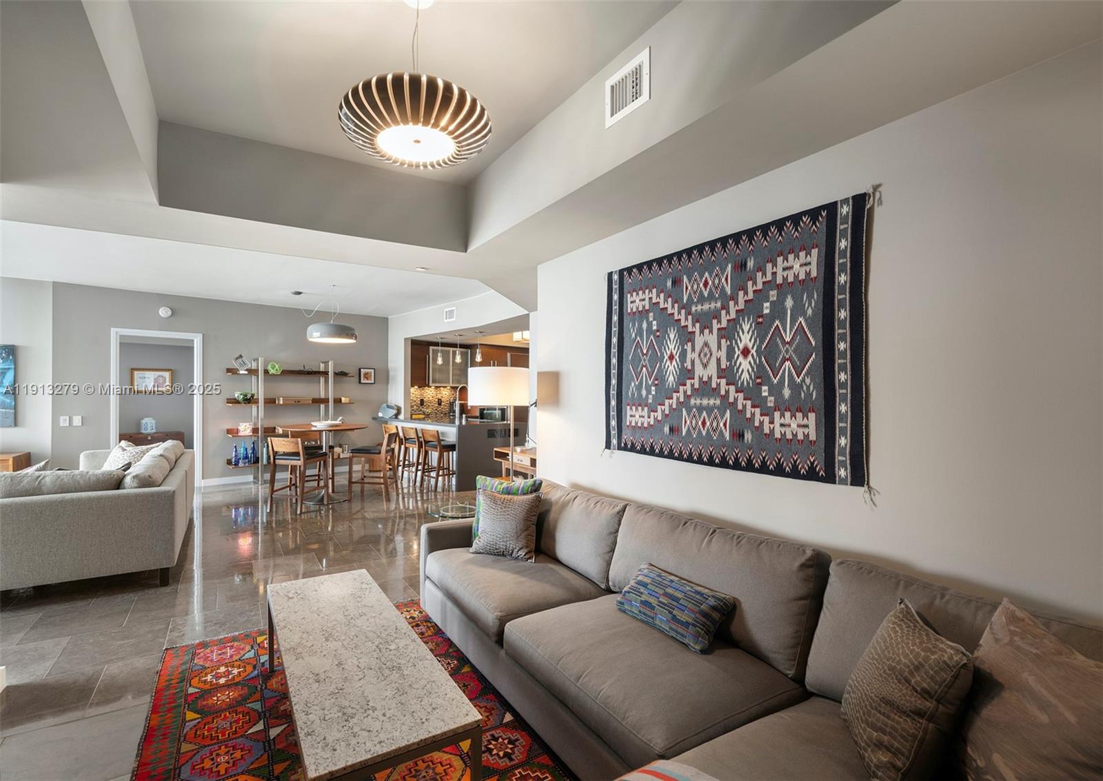 ICON CONDO - Residential