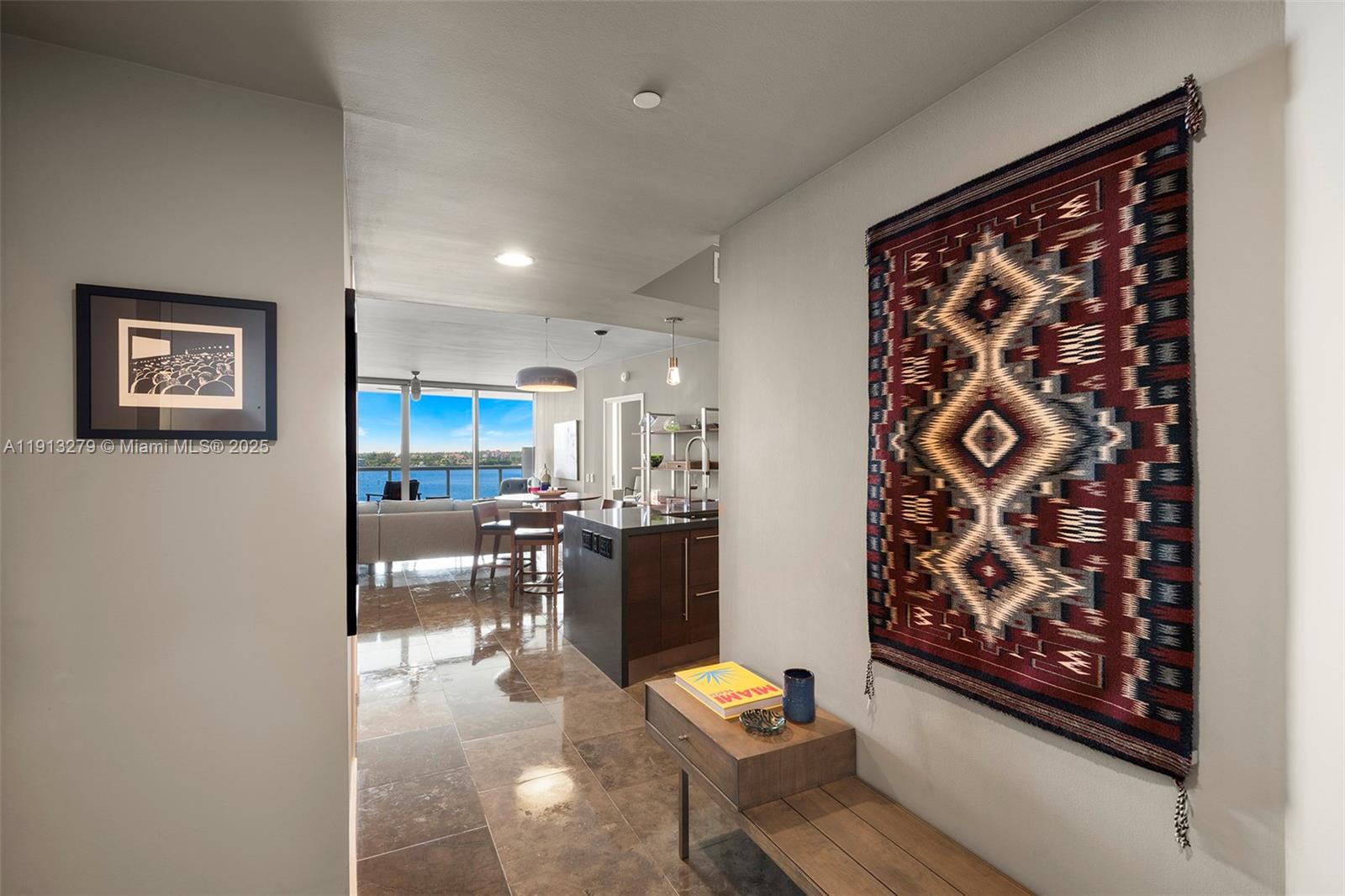 ICON CONDO - Residential