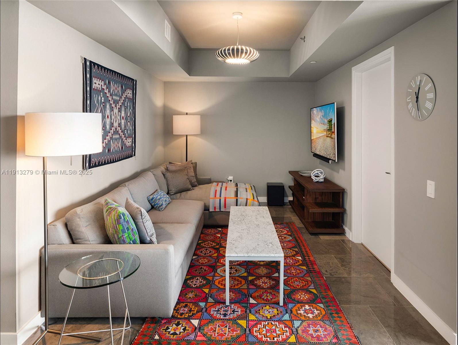 ICON CONDO - Residential