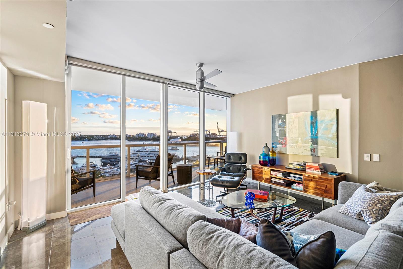 ICON CONDO - Residential