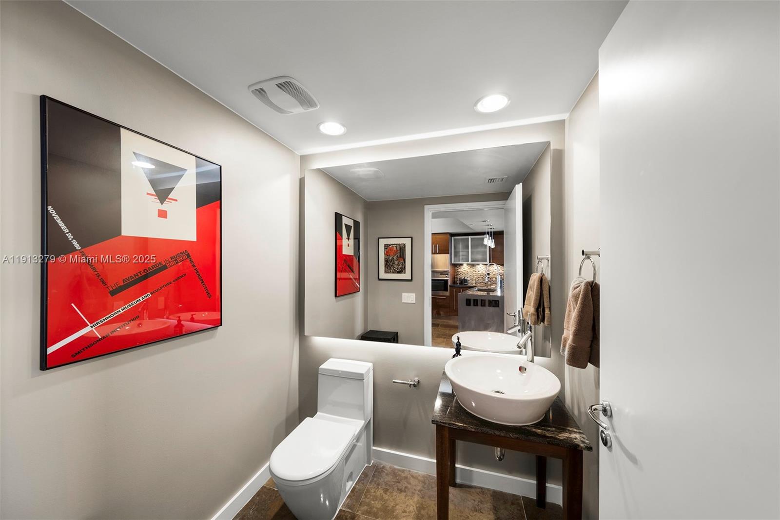 ICON CONDO - Residential