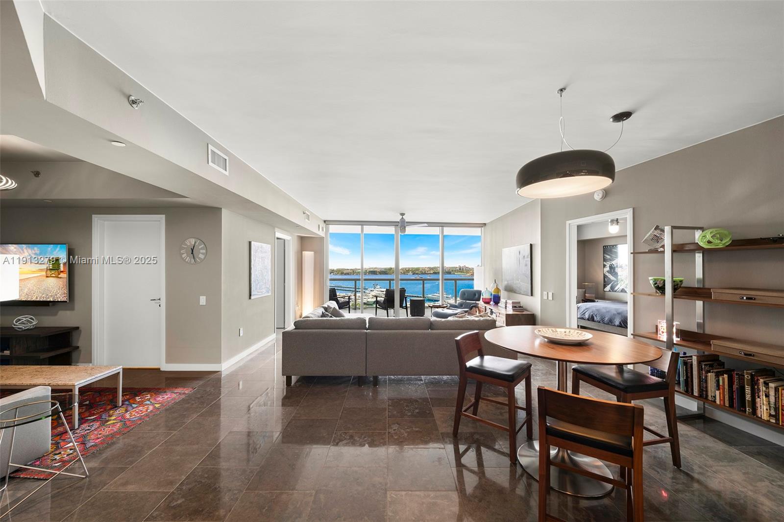 ICON CONDO - Residential