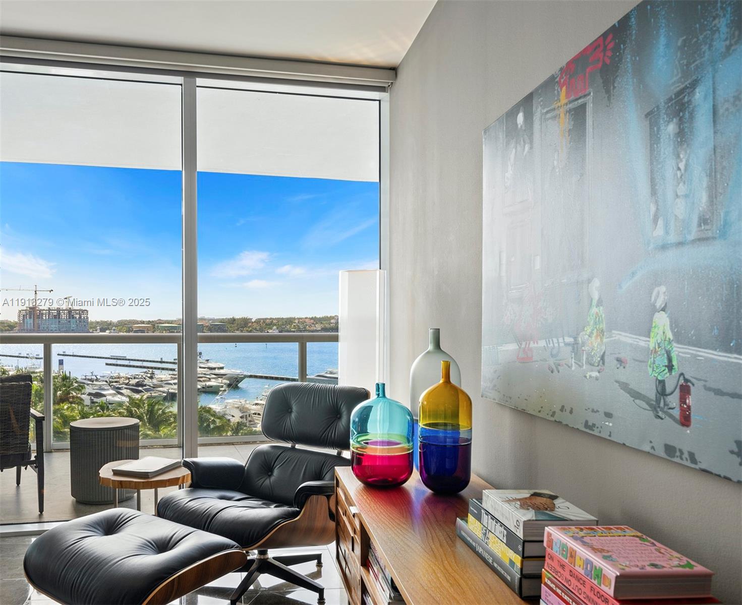 ICON CONDO - Residential