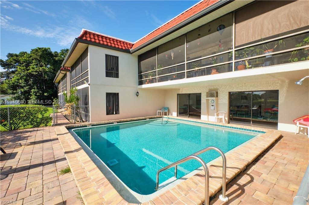 ST CLAIR GARDEN CONDO - Residential