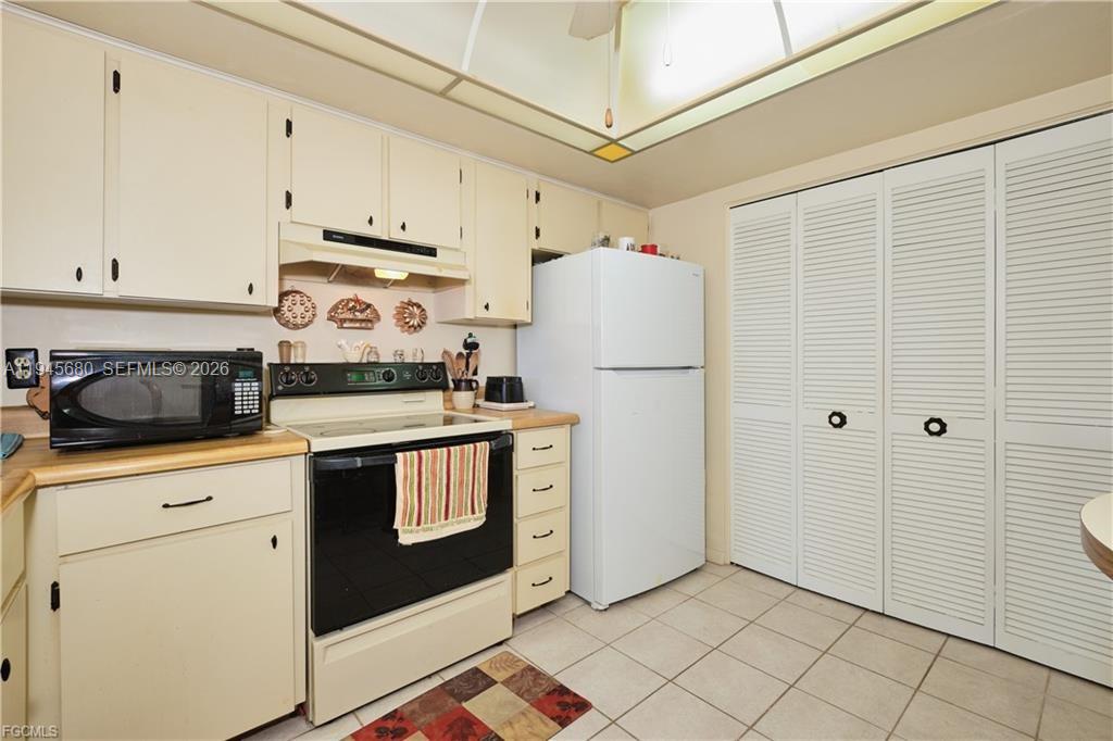 ST CLAIR GARDEN CONDO - Residential