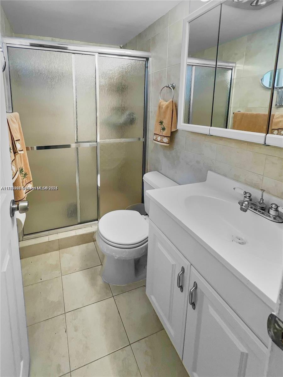 STAR PARADISE CONDO - Residential