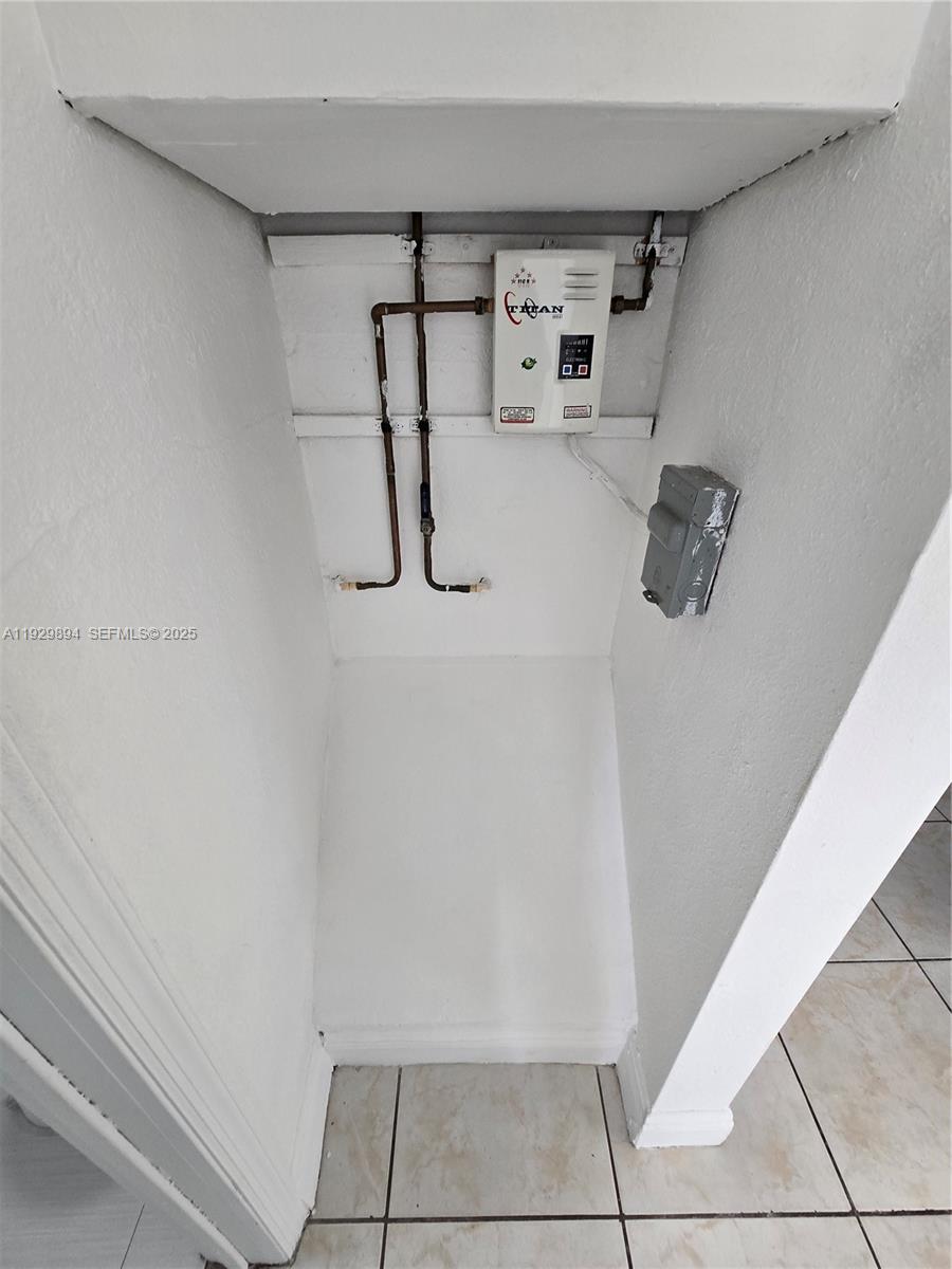 MIAMI NORTH - Residential Lease