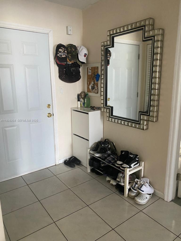 FIRST FORUM CONDO - Residential