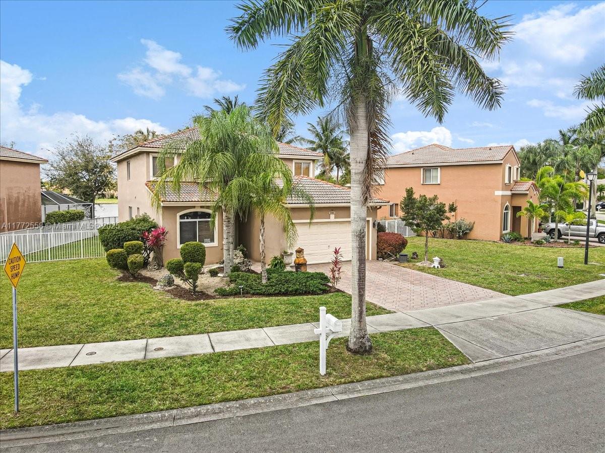 3745 Woodfield Ct