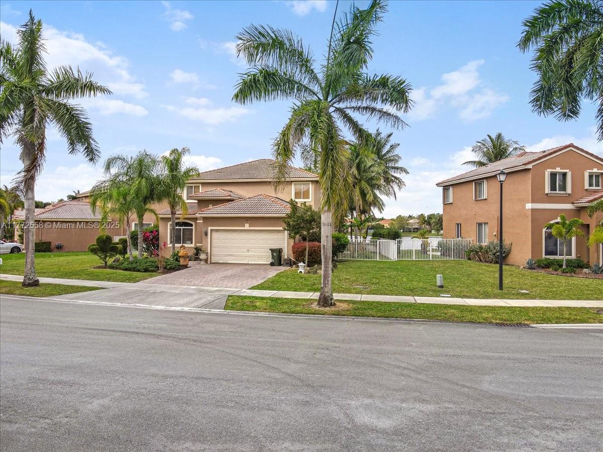3745 Woodfield Ct