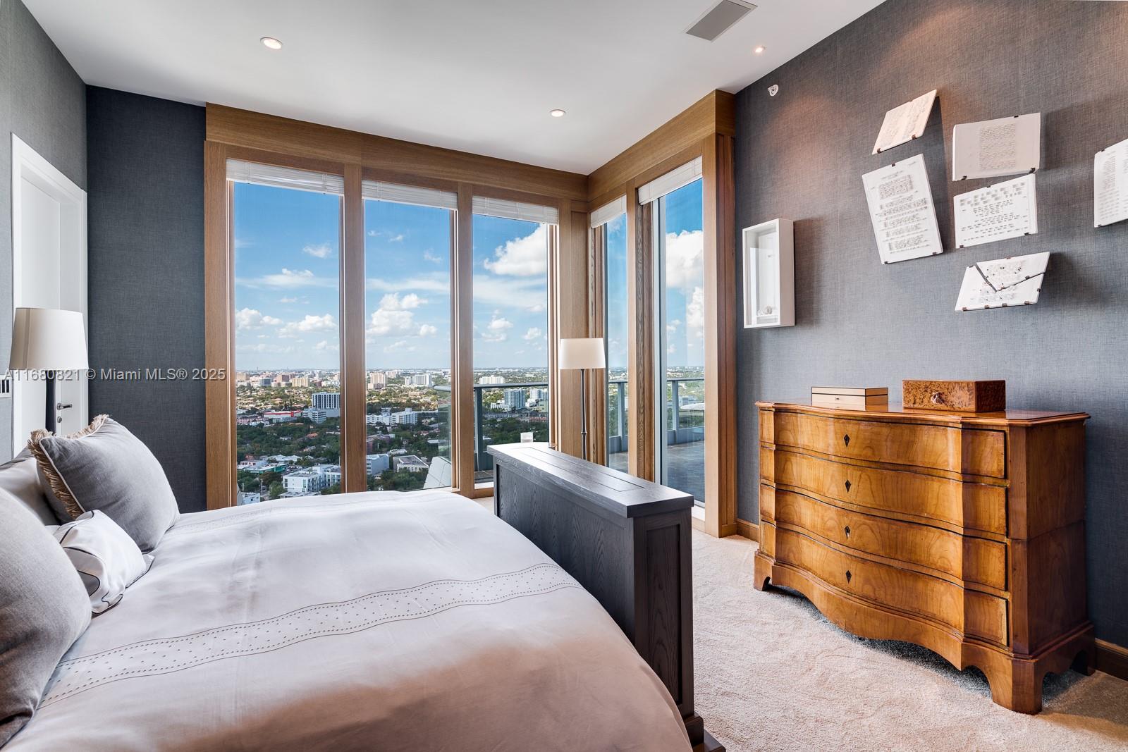 GROVENOR HOUSE CONDO - Residential