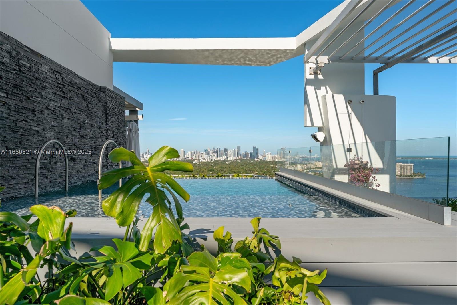 GROVENOR HOUSE CONDO - Residential