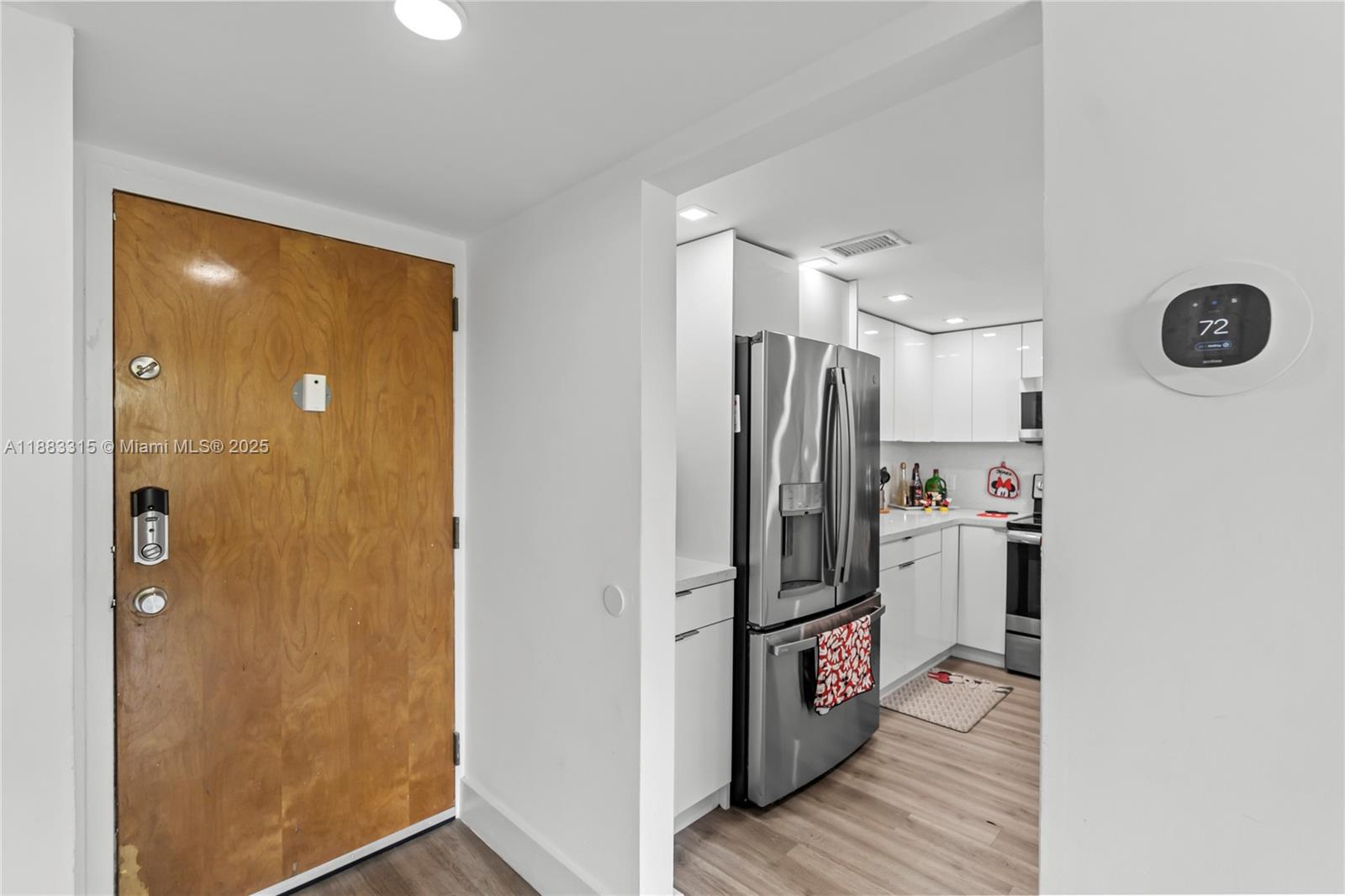 INTERNATIONAL TOWERS COND - Residential Lease