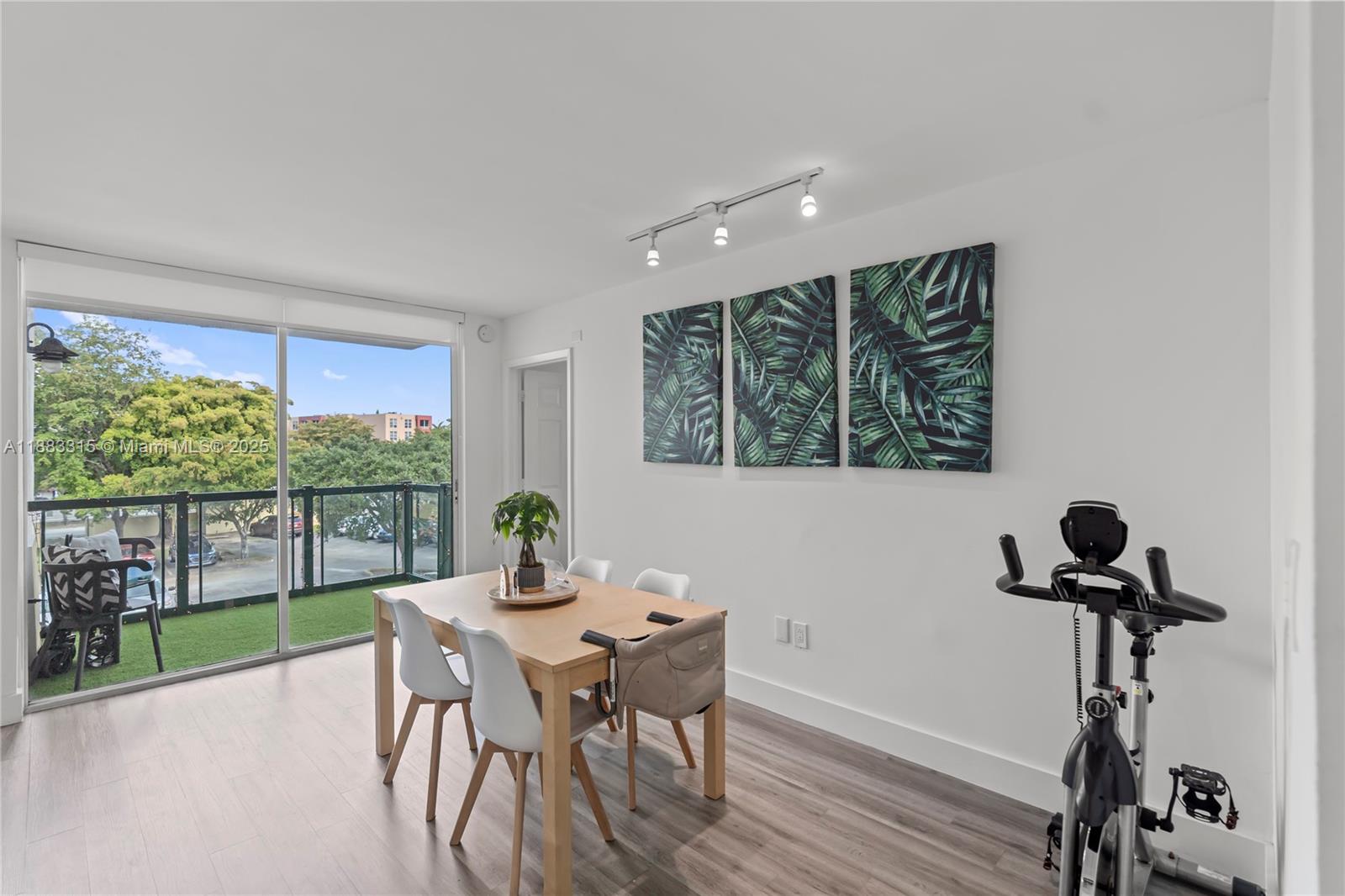 INTERNATIONAL TOWERS COND - Residential Lease