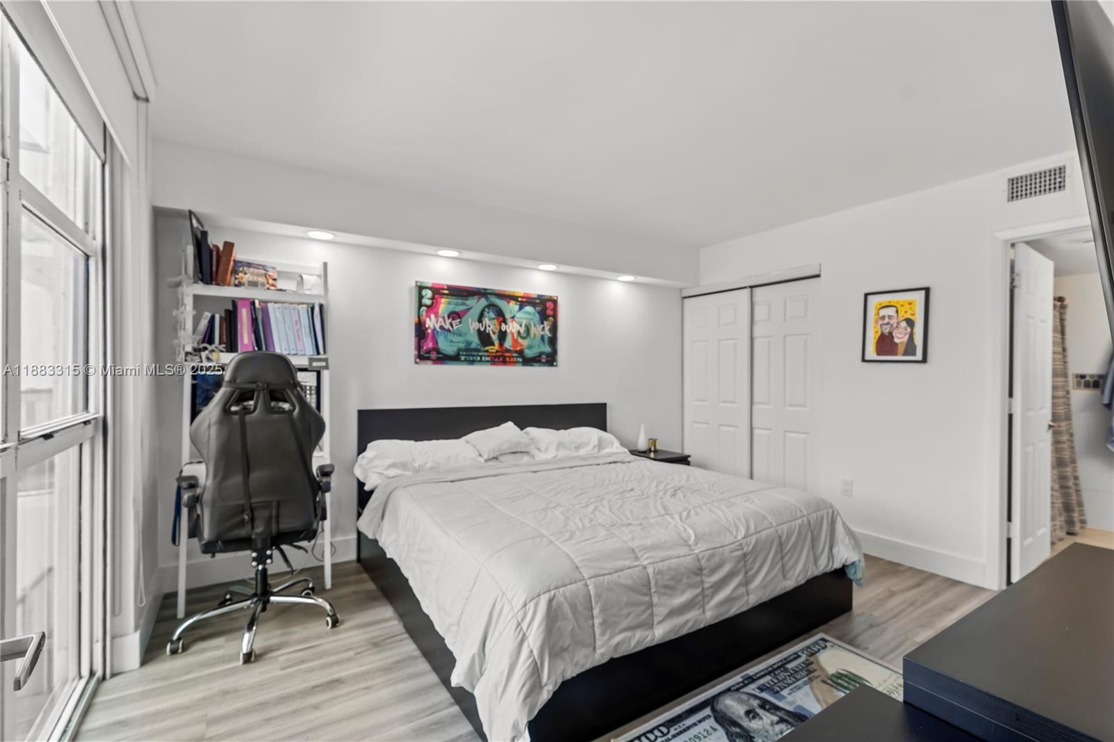 INTERNATIONAL TOWERS COND - Residential Lease