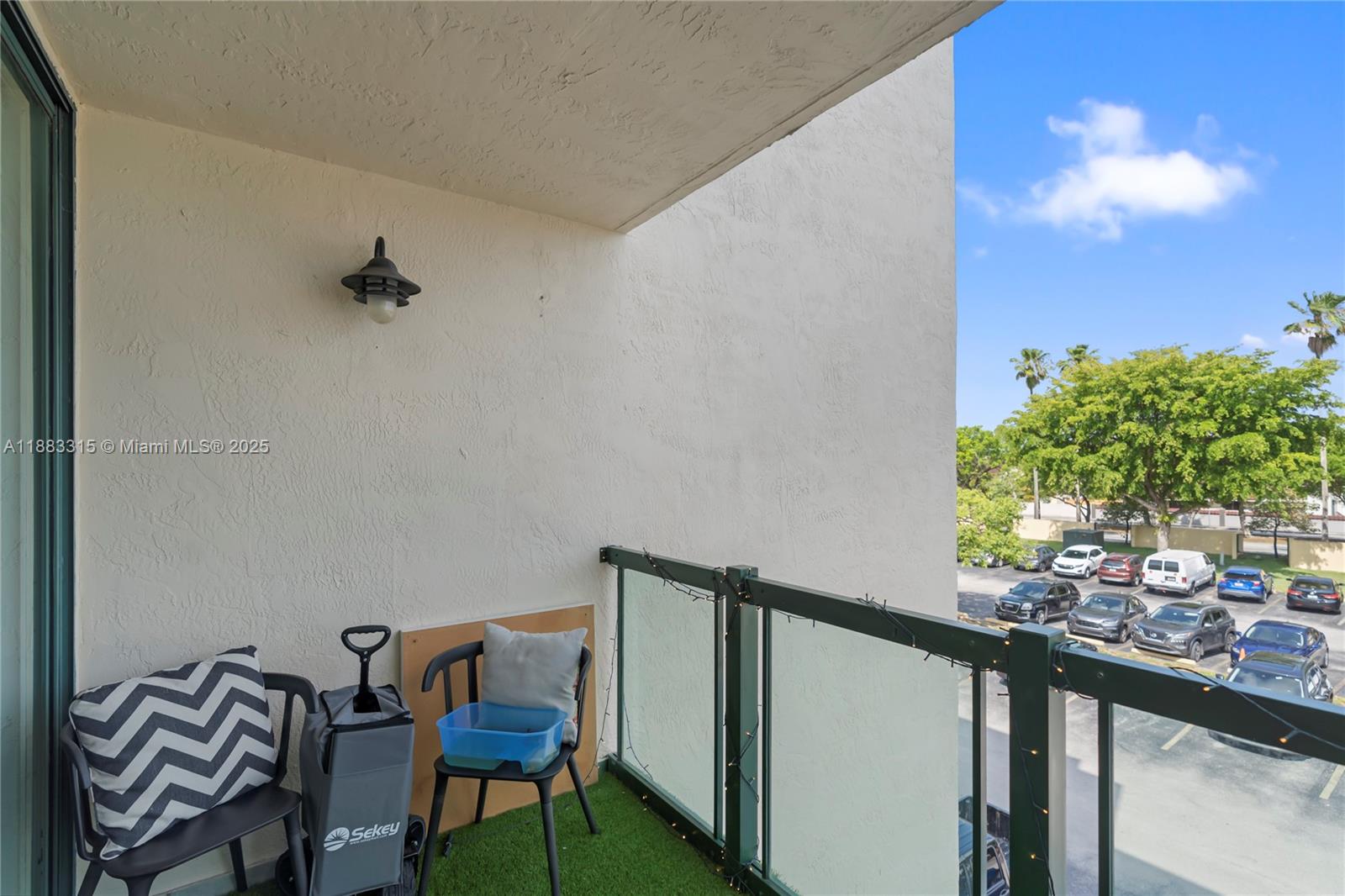 INTERNATIONAL TOWERS COND - Residential Lease