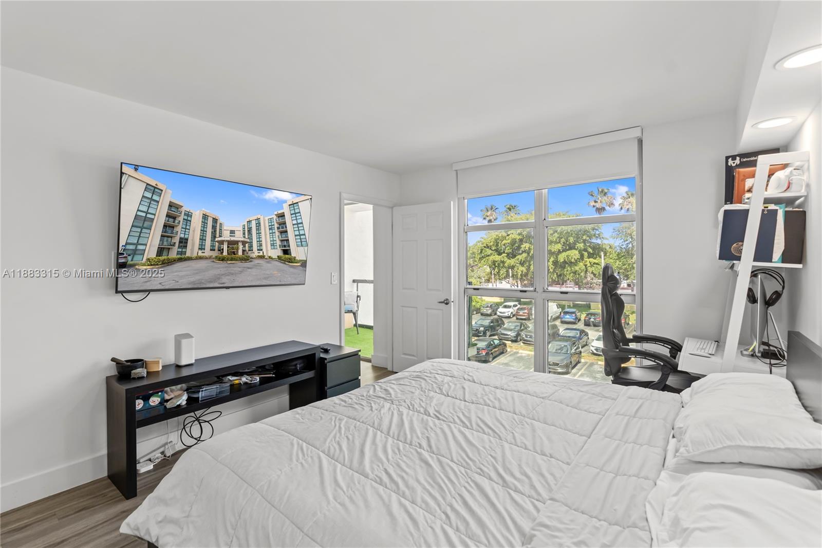 INTERNATIONAL TOWERS COND - Residential Lease