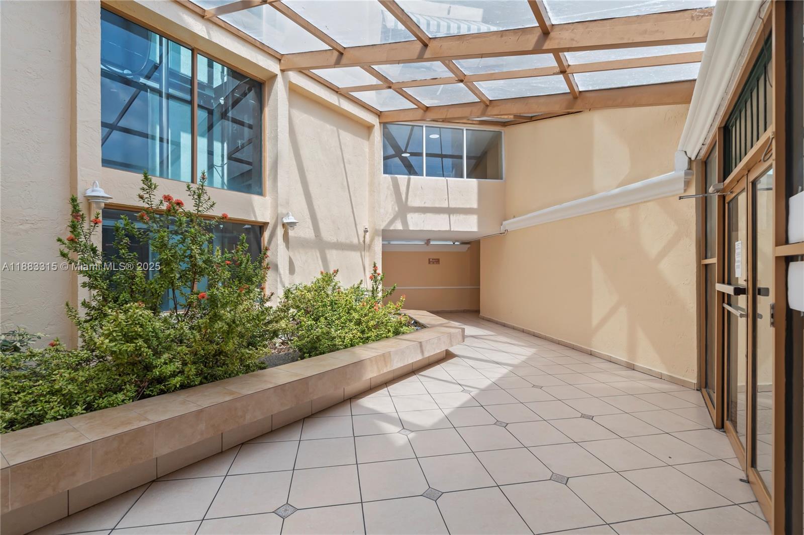 INTERNATIONAL TOWERS COND - Residential Lease