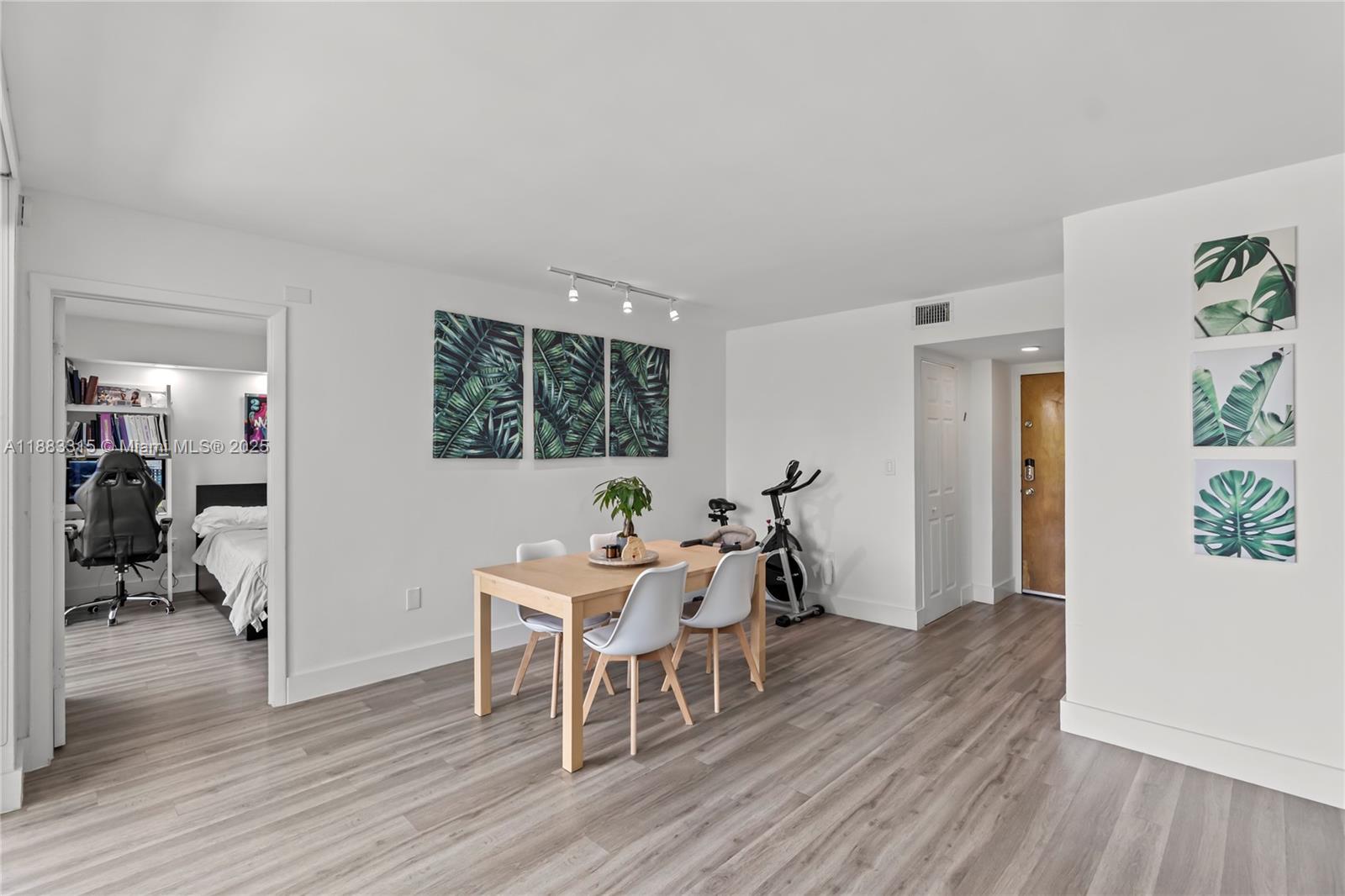 INTERNATIONAL TOWERS COND - Residential Lease