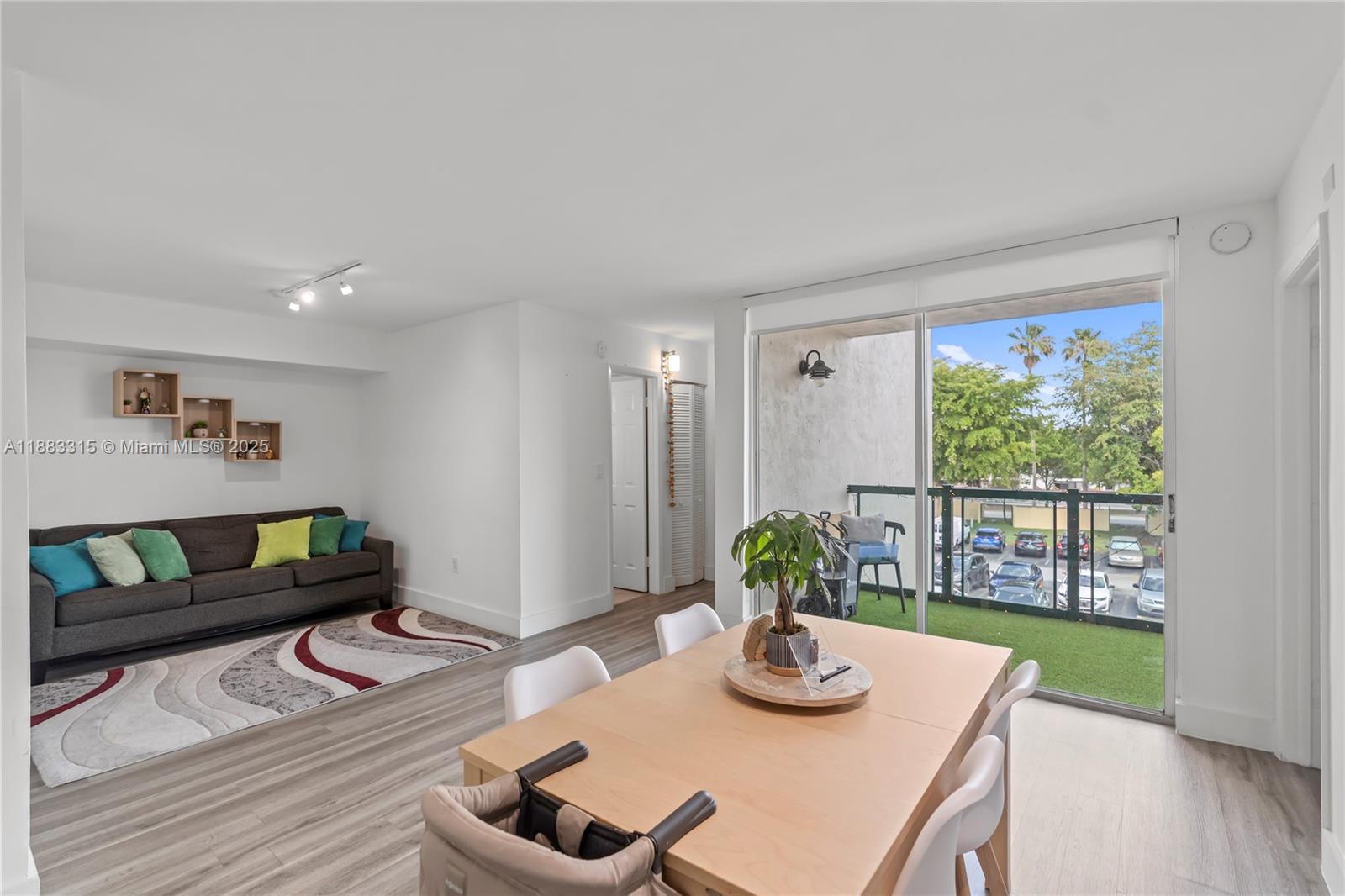 INTERNATIONAL TOWERS COND - Residential Lease