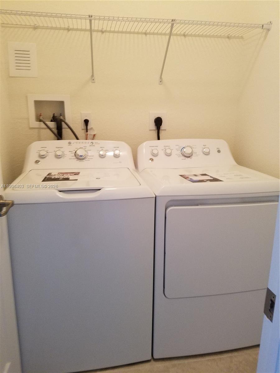 ADAGIO AT CENTRAL PARK CO - Residential Lease