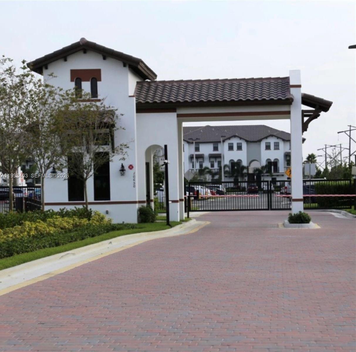 ADAGIO AT CENTRAL PARK CO - Residential Lease