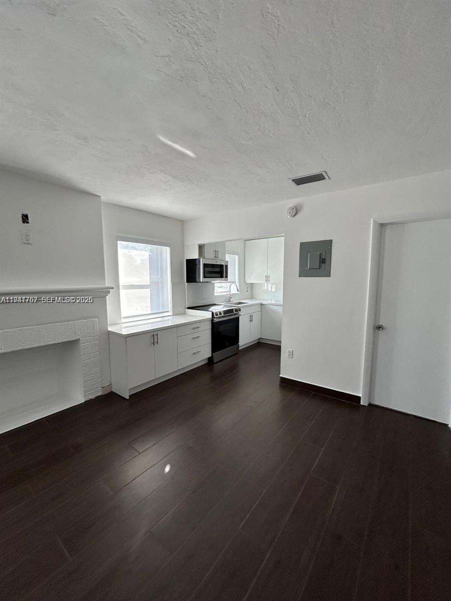 HOLLEMAN MANOR ADDN - Residential Lease