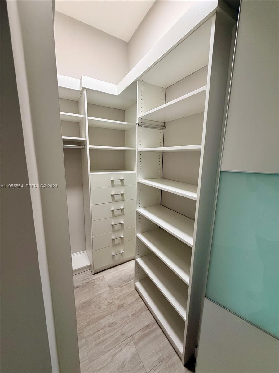 BRICKELL HEIGHTS EAST CON - Residential