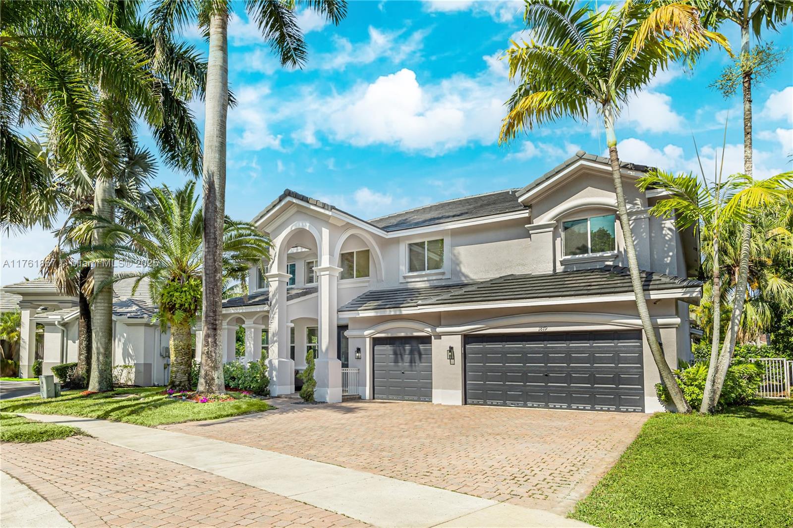 Property for Sale at 1879 Hidden Trail Ln, Weston, Broward County, Florida - Bedrooms: 7 
Bathrooms: 5  - $1,685,000