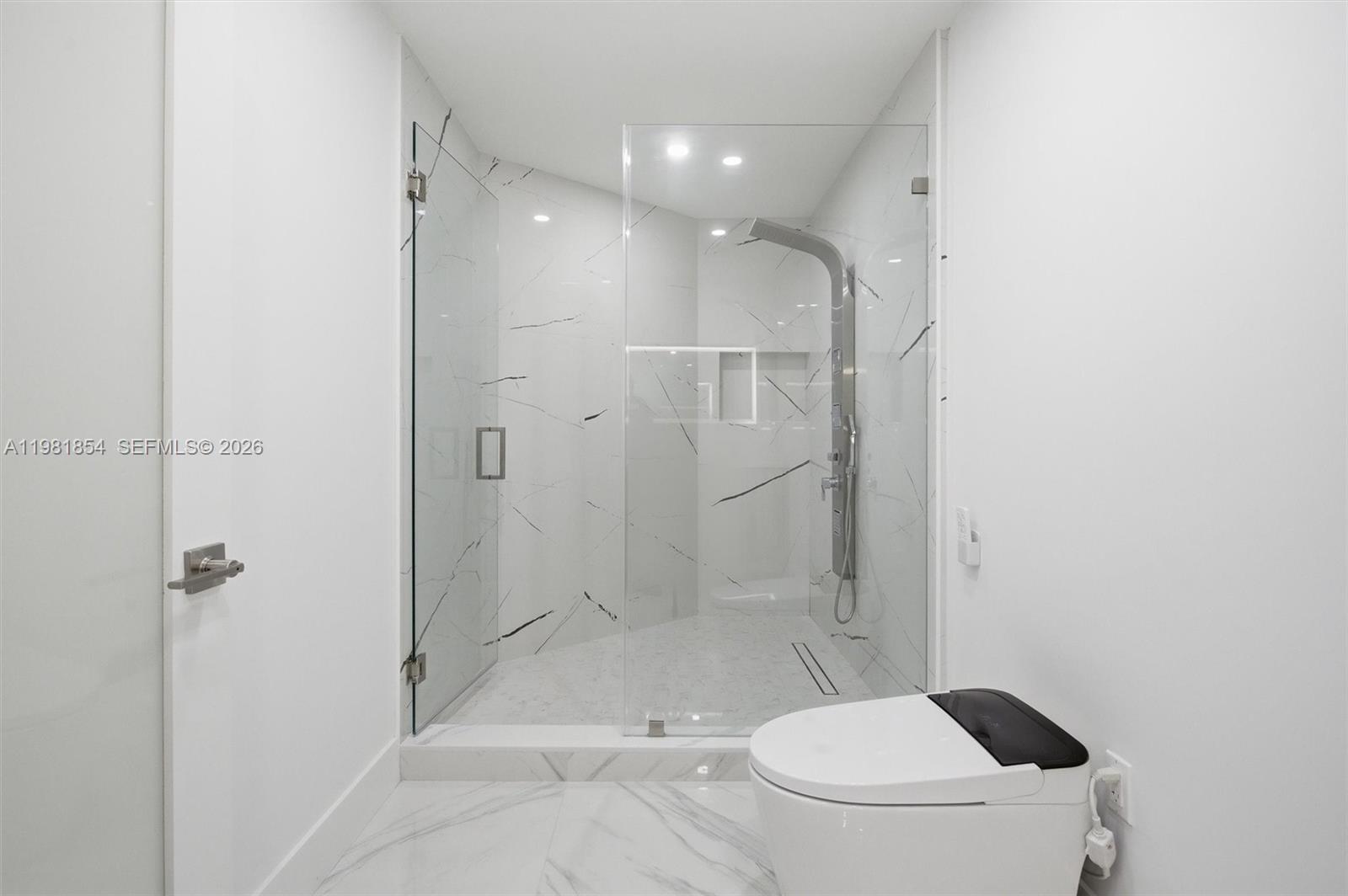 CHARLESTOWNE - Residential