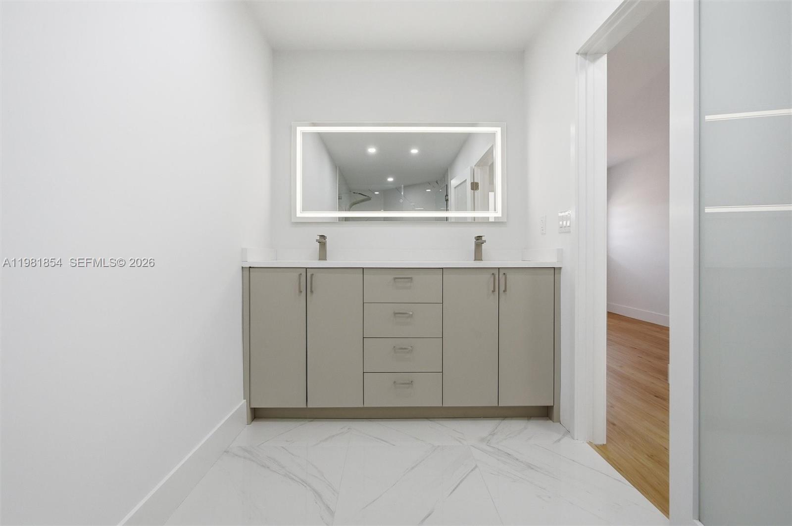 CHARLESTOWNE - Residential