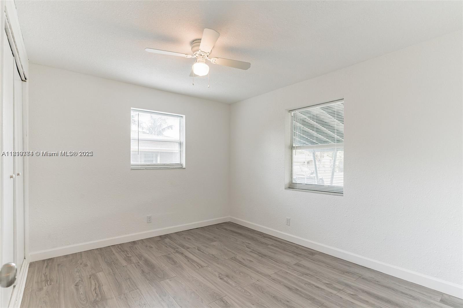 PARK PLAZA - Residential Lease