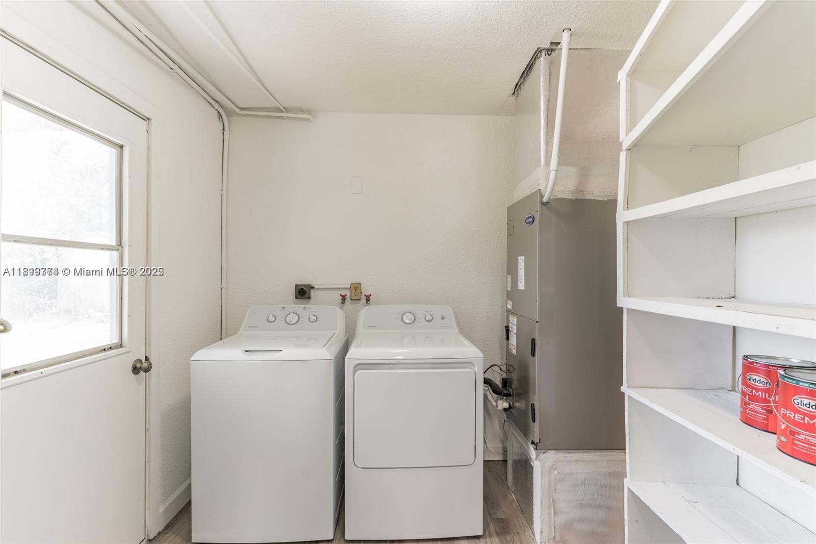 PARK PLAZA - Residential Lease