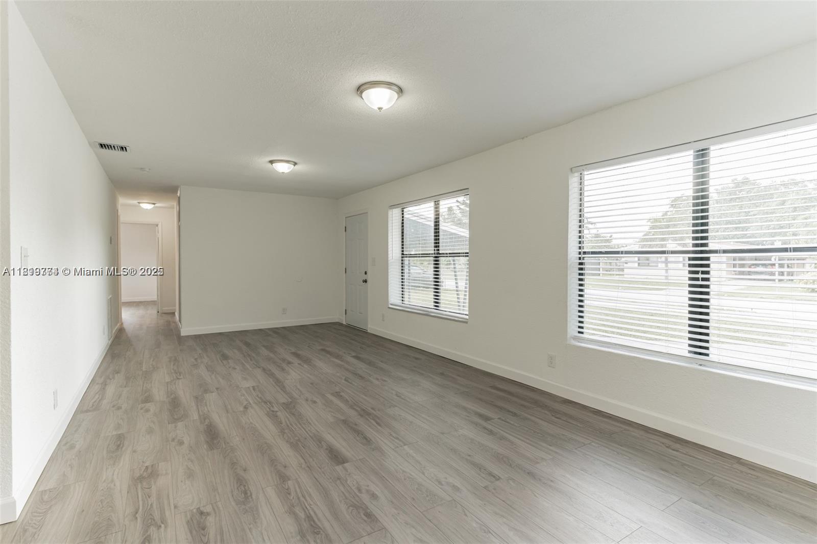 PARK PLAZA - Residential Lease