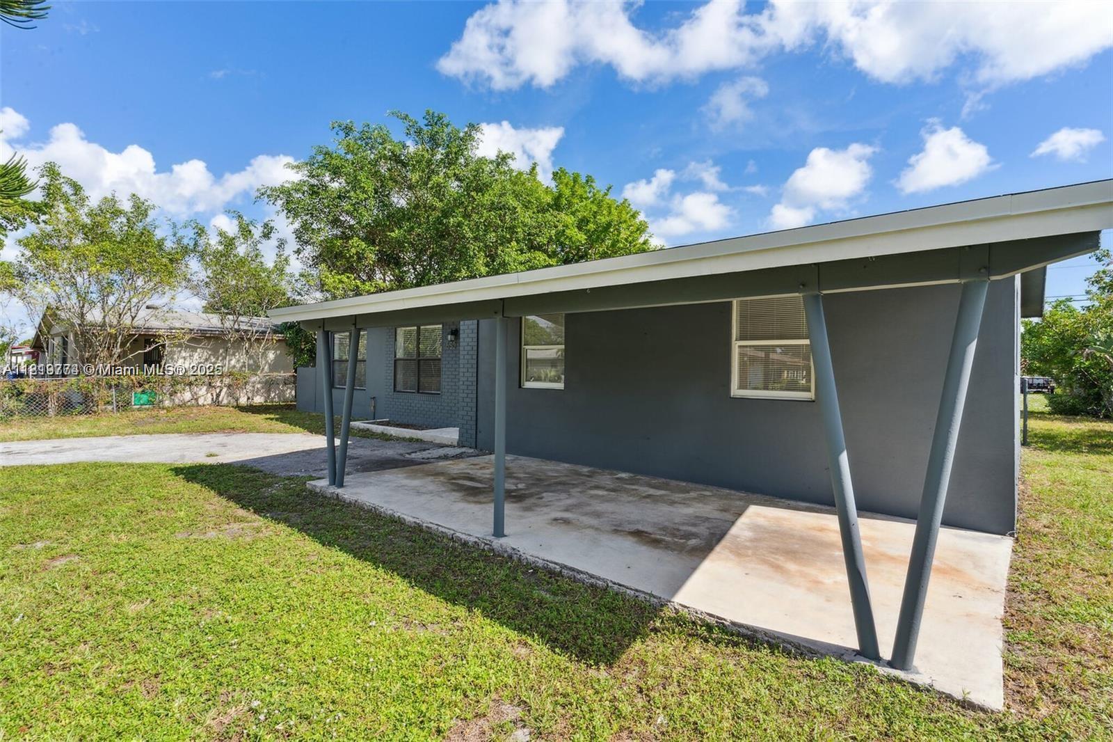 PARK PLAZA - Residential Lease