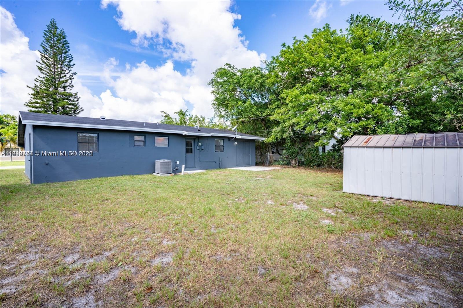 PARK PLAZA - Residential Lease