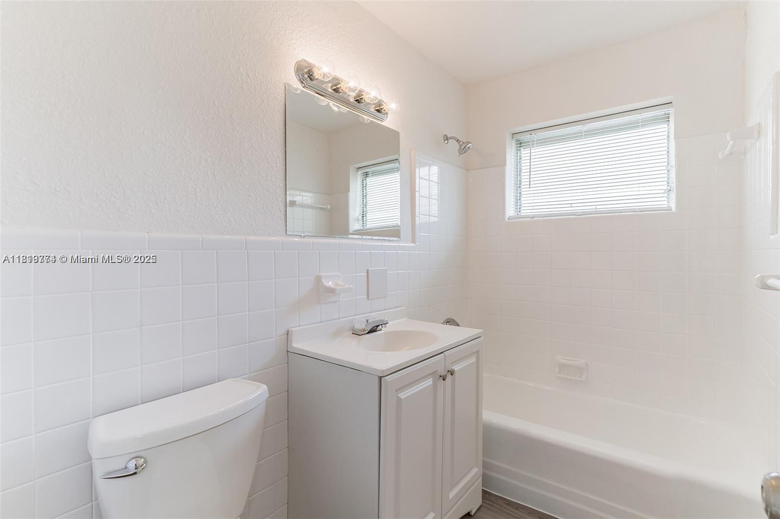 PARK PLAZA - Residential Lease