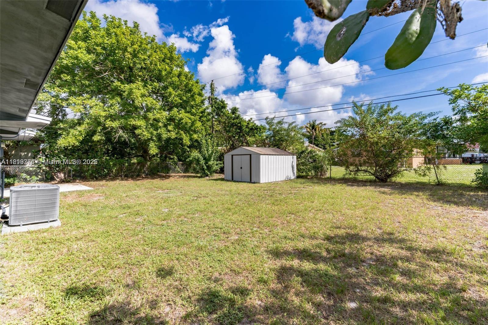 PARK PLAZA - Residential Lease