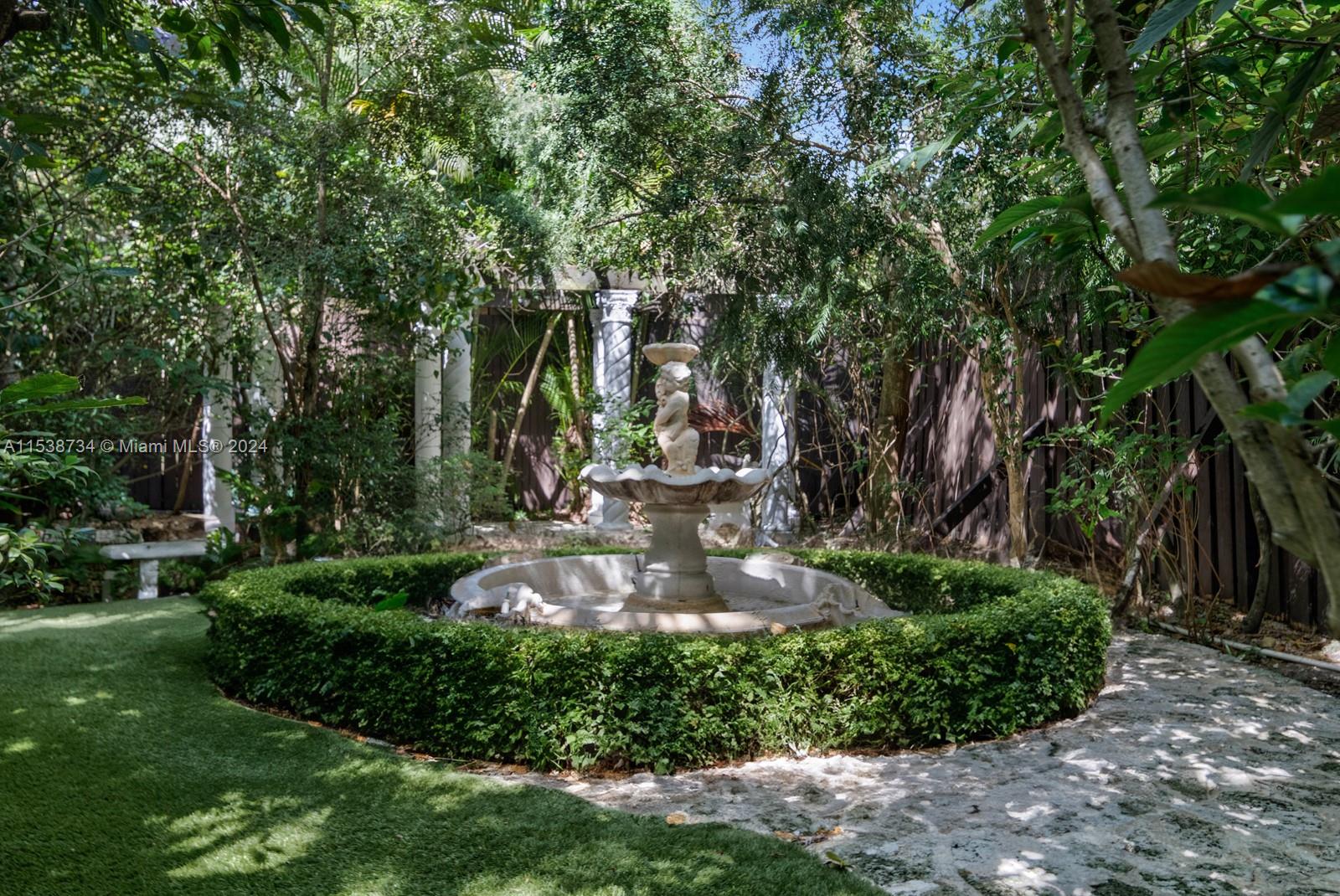 COCONUT GROVE PK 2ND AMD - Residential