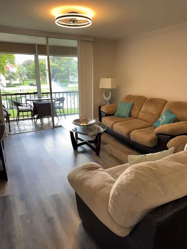 HOLLYBROOK GOLF AND - Residential Lease