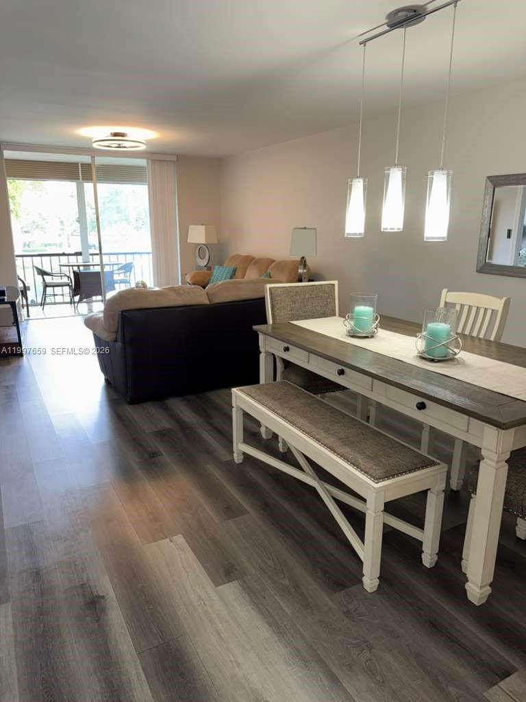 HOLLYBROOK GOLF AND - Residential Lease