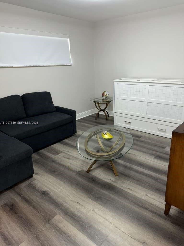 HOLLYBROOK GOLF AND - Residential Lease