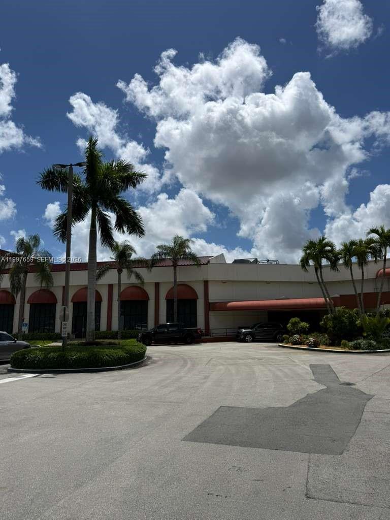 HOLLYBROOK GOLF AND - Residential Lease