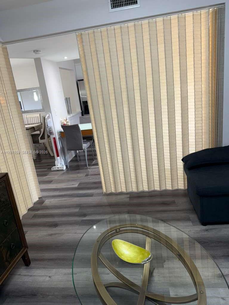 HOLLYBROOK GOLF AND - Residential Lease